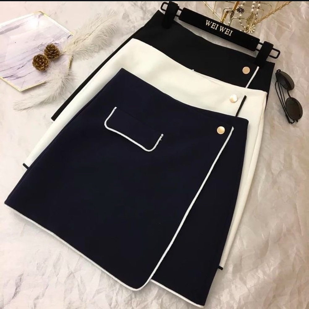 Stylish Black Skirt